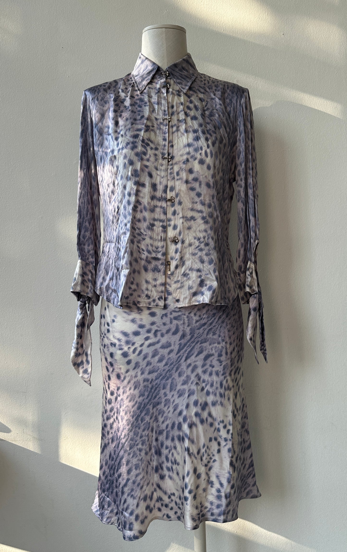 Roberto Cavalli S/S 2000 Silk Leopard Print Set Purple in size S/M