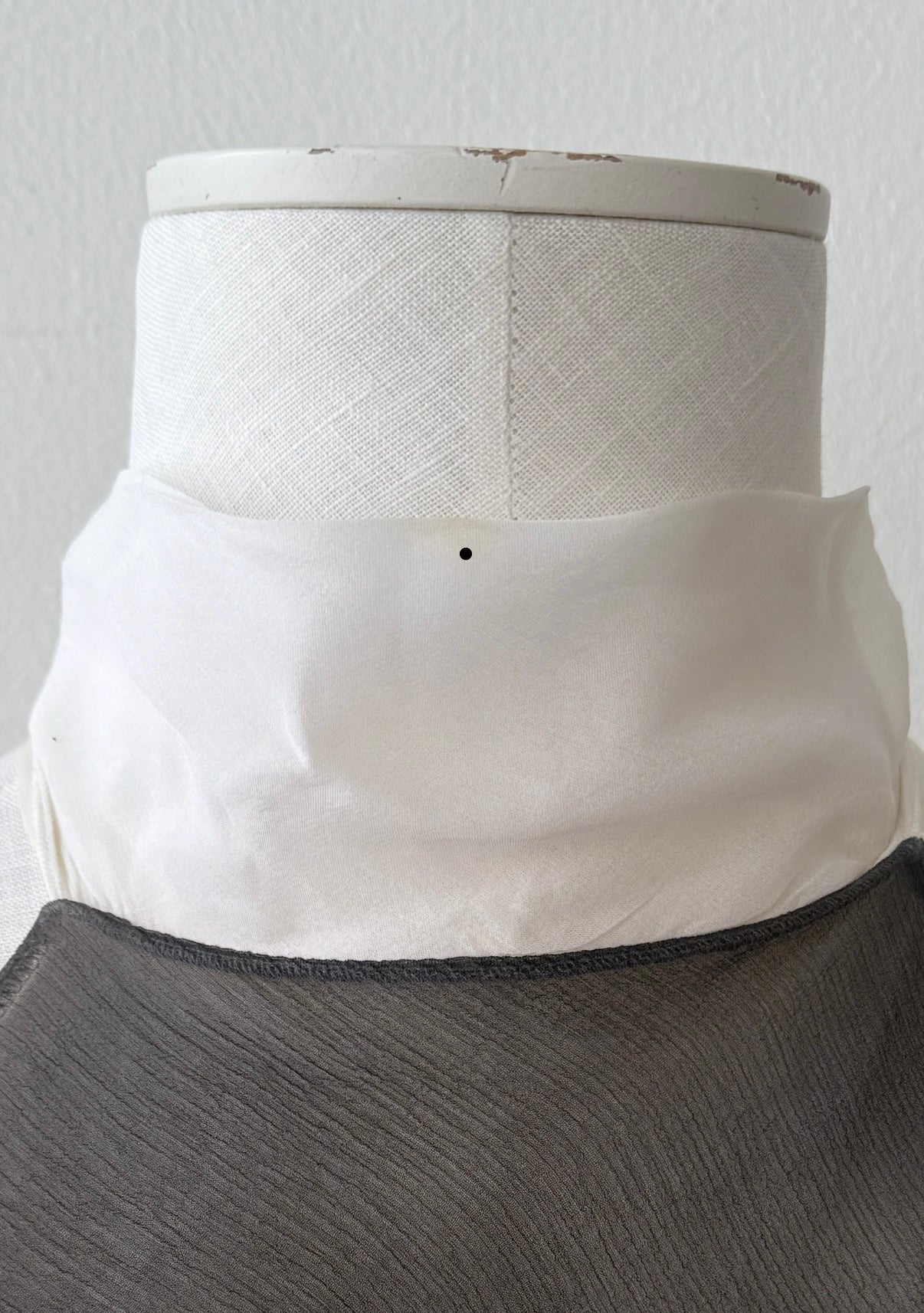 Detail photo of the silk fabric of the Emanuel Ungaro silk halter top