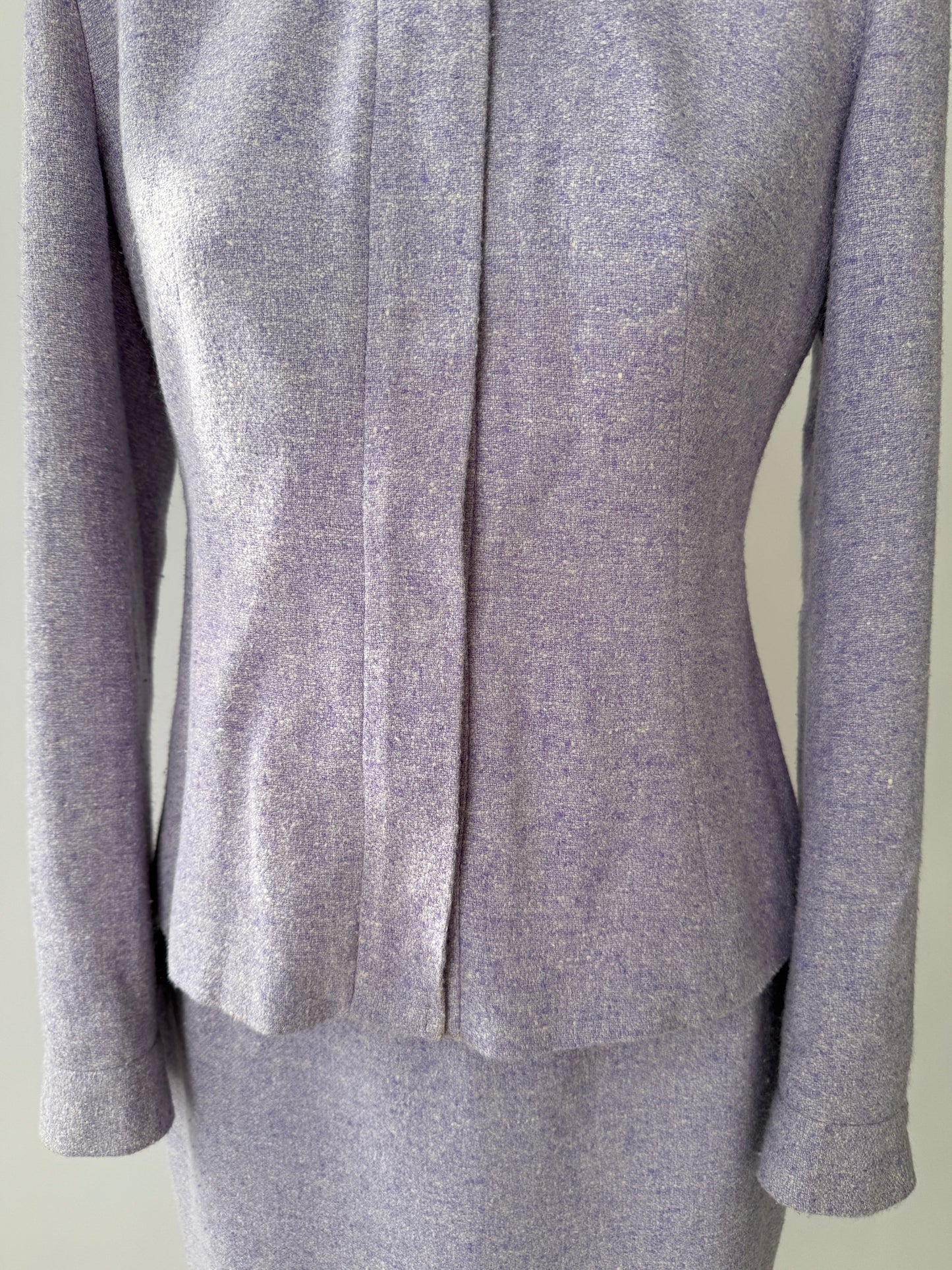 Dolce & Gabbana 90's/early 2000’s Vintage Two-Piece Silk Boucle Lilac Skirt Suit in size S.