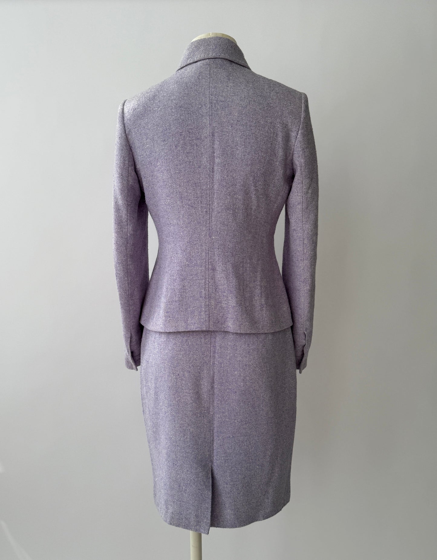 Dolce & Gabbana 90's/early 2000’s Vintage Two-Piece Silk Boucle Lilac Skirt Suit in size S.