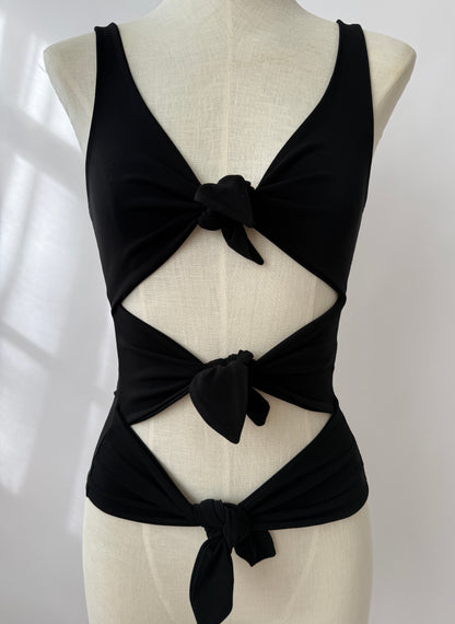 Valentino 2002 Vintage Knot Tie Cutout Top (S/M)