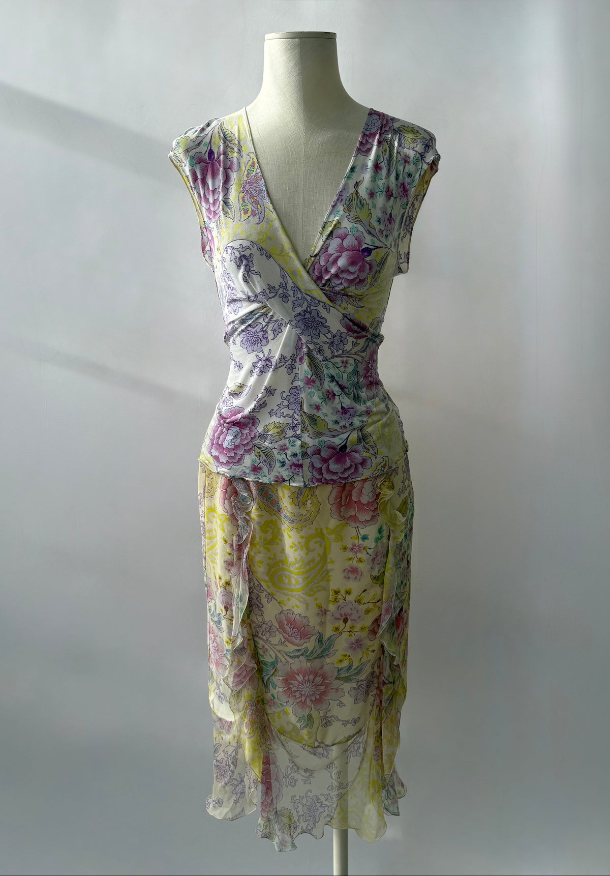Emanuel Ungaro 2000s Vintage Silk Floral Two Piece Skirt Set (S)