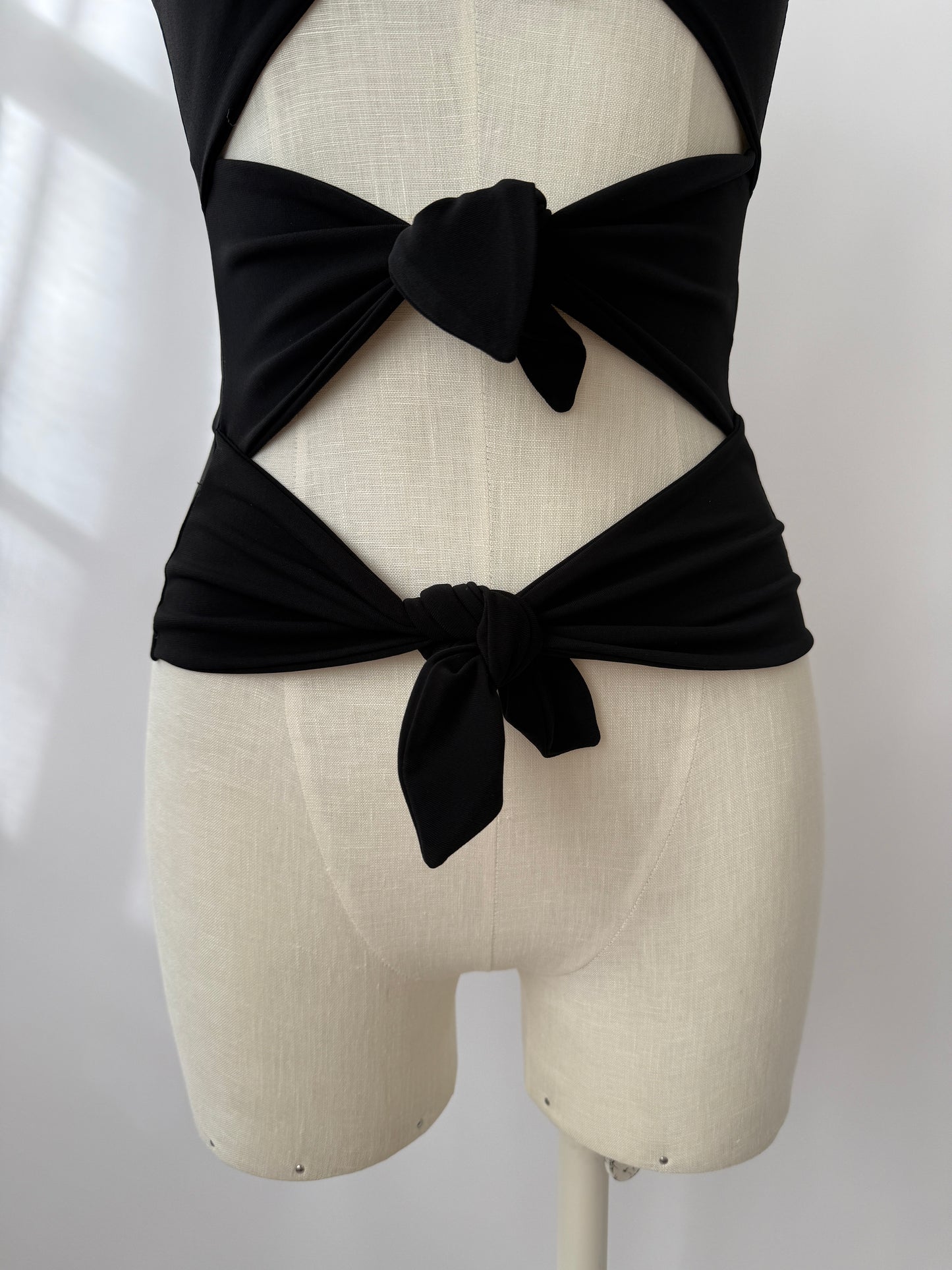 Valentino 2002 Vintage Knot Tie Cutout Top (S/M)