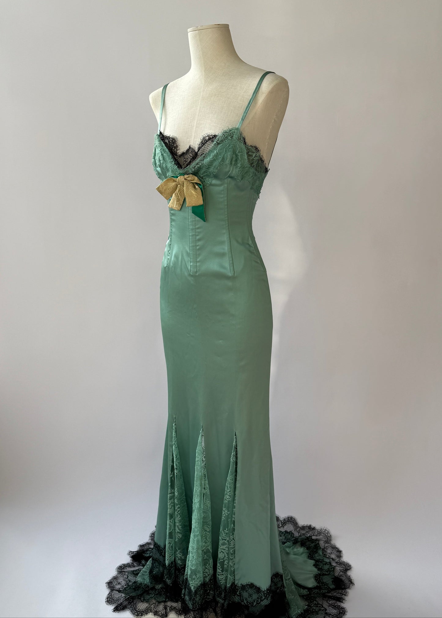 Dolce & Gabbana 2004 Vintage Lace and Silk Gown (XS-S)