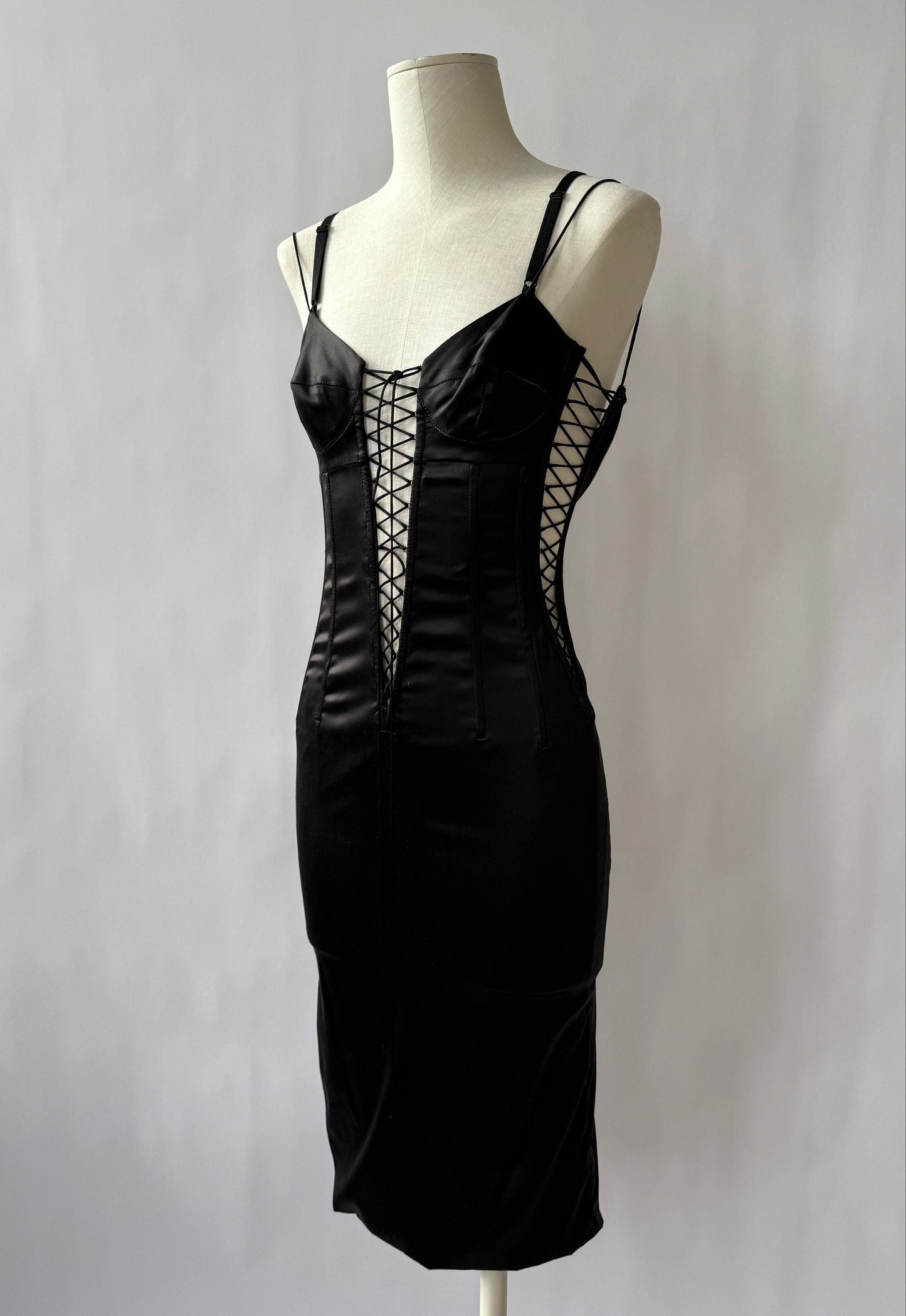 Size front view photo of the Dolce & Gabbana 2003 Bond Girl Dress