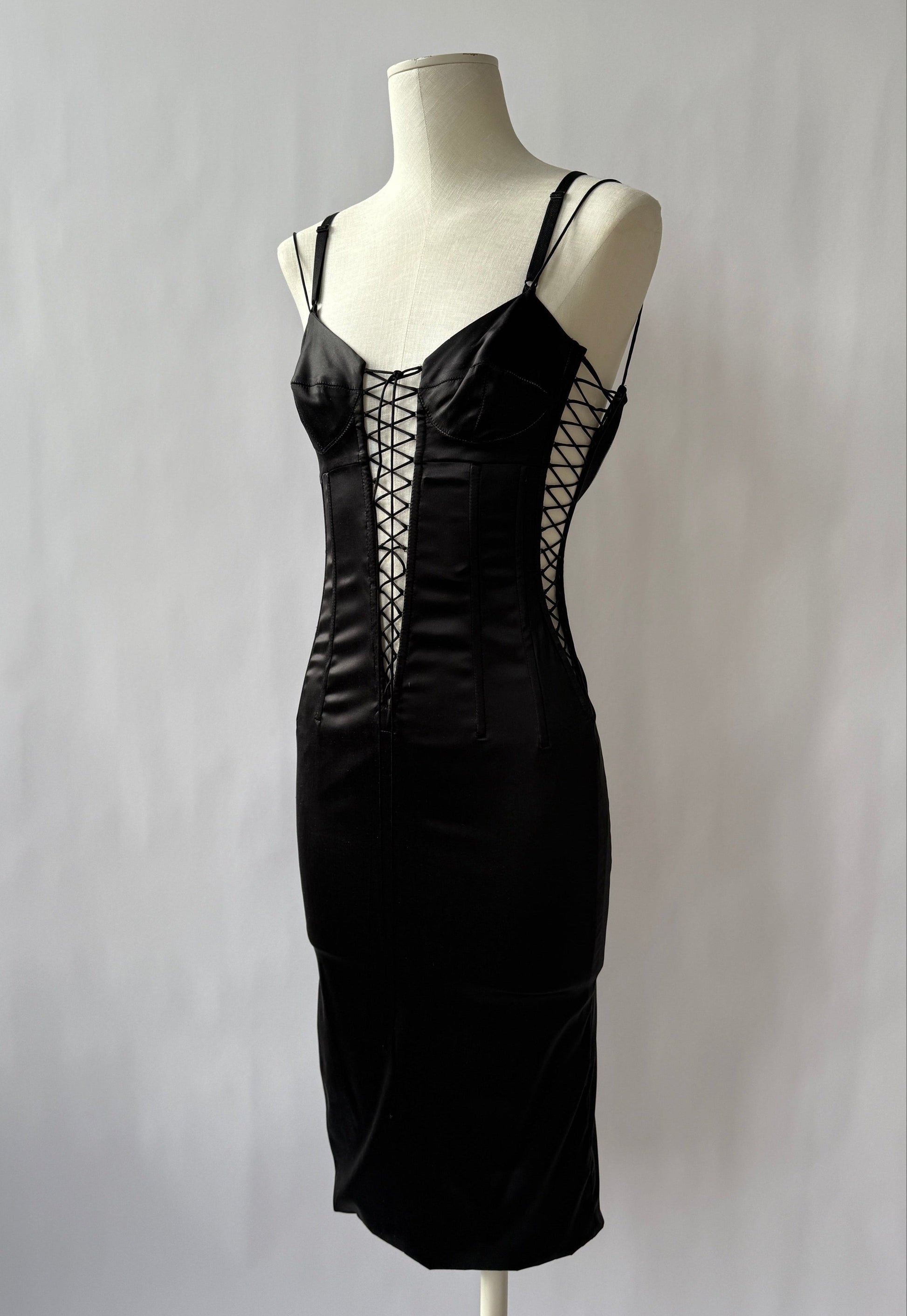 Size front view photo of the Dolce & Gabbana 2003 Bond Girl Dress