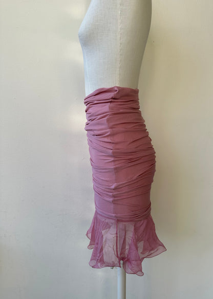 Early 2000's Emanuel Ungaro pink silk skirt with ruching in size XXS/XS designed by Giambattista Valli