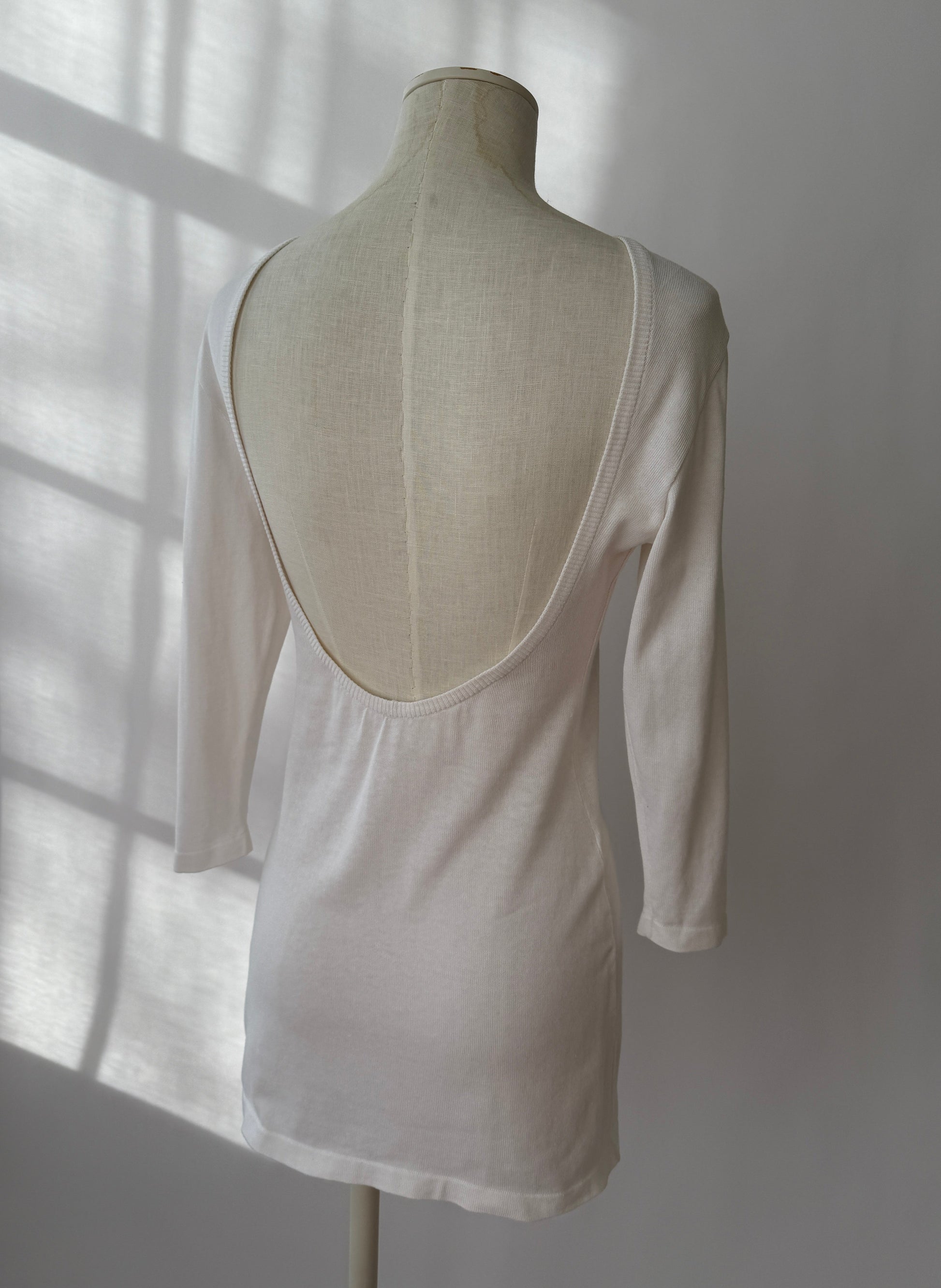 Azzedine Alaia Vintage White Long Sleeve Low Back Mini Dress Rixt Archives Azzedine Alaia Vintage White Long Sleeve Low Back Mini Dress Rixt Archives