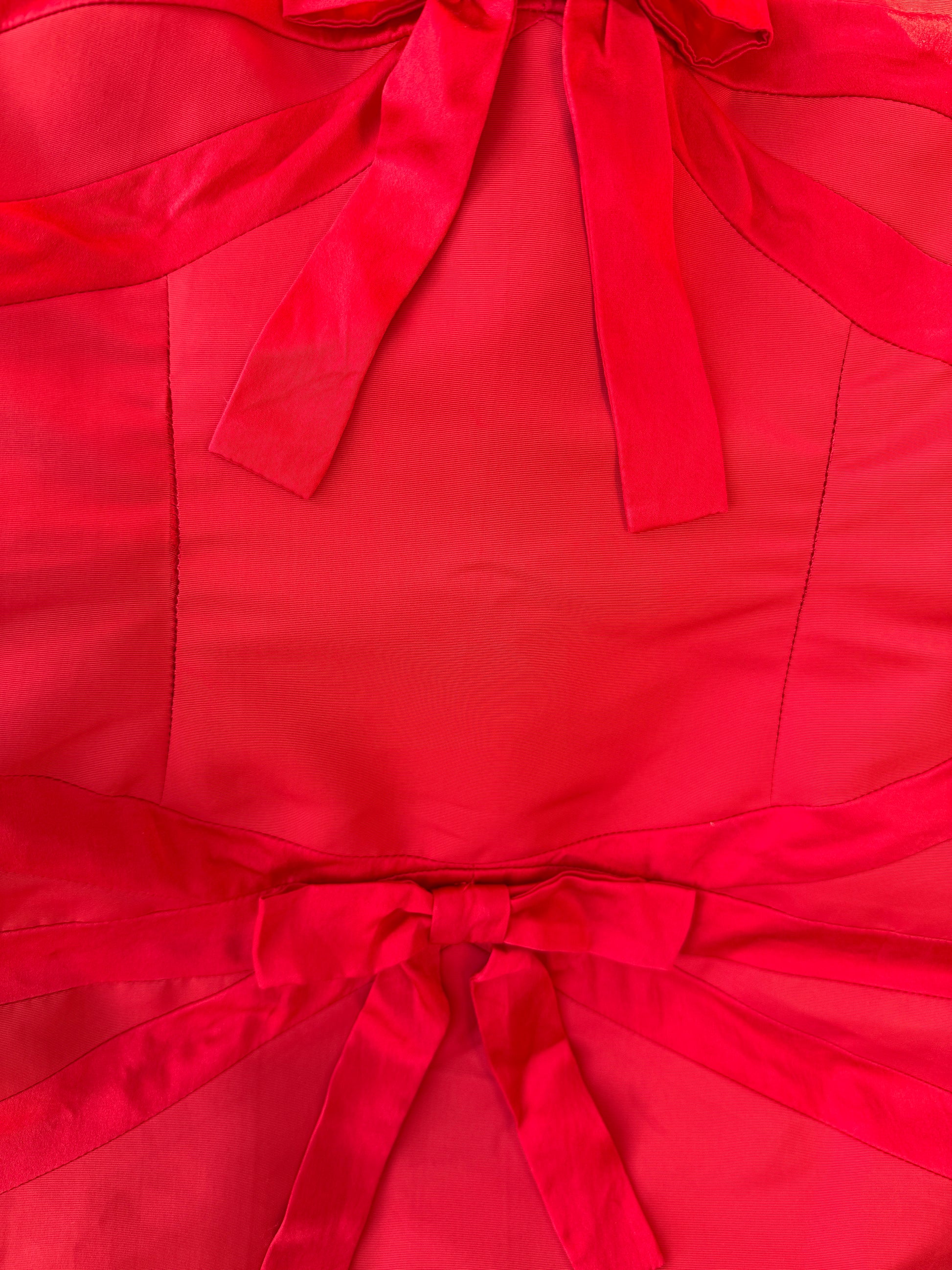 Valentino 2000s Strapless Red Bow Gown with Train Rixt Archives Valentino 2000s Strapless Red Bow Gown with Train Rixt Archives