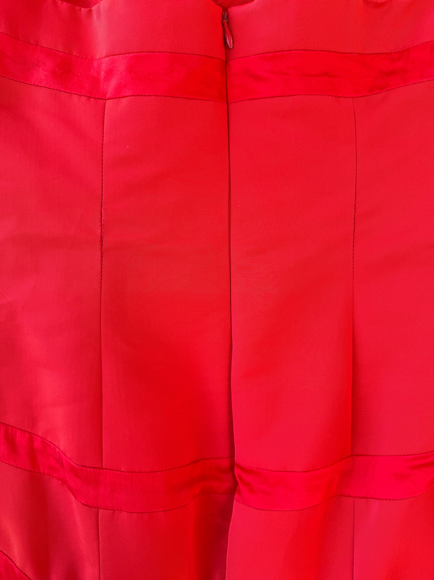 Third detail photo of the fabric of the Valentino vintage strapless dress