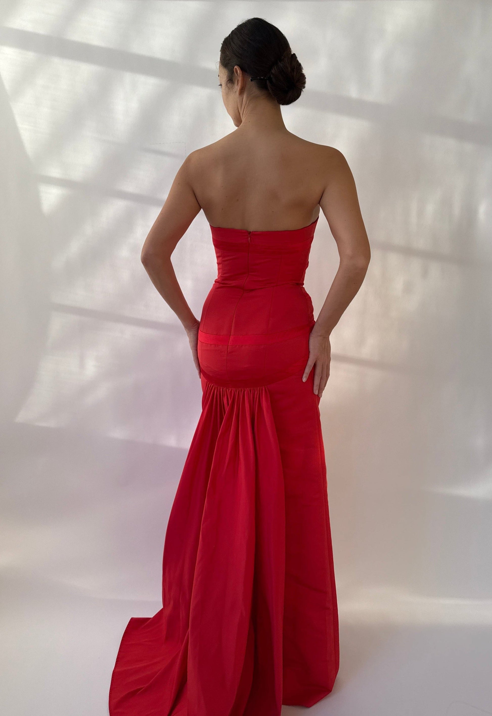 open lace back dress Valentino 2000s Strapless Red Bow Gown with Train – Rixt Archives